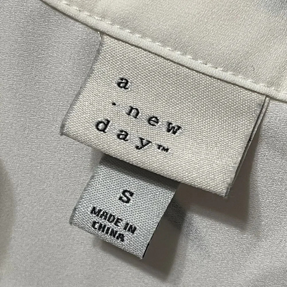 A New Day Floral Mixed Media Roll Sleeve Popover Top Size Small - Picture 4 of 6